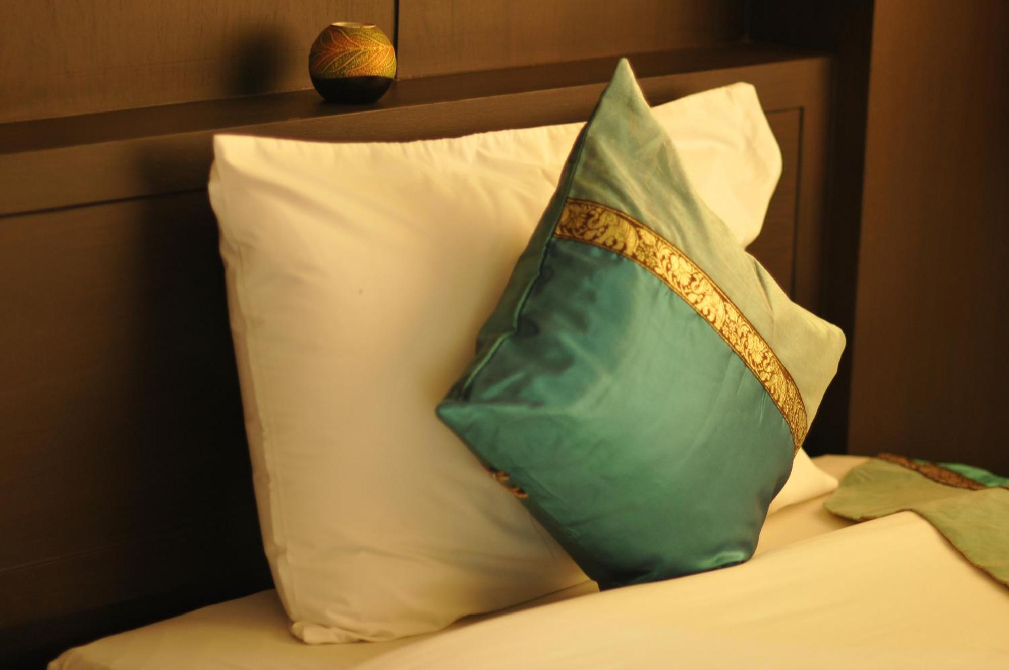 Regent Suvarnabhumi Hotel Bangkok Kültér fotó